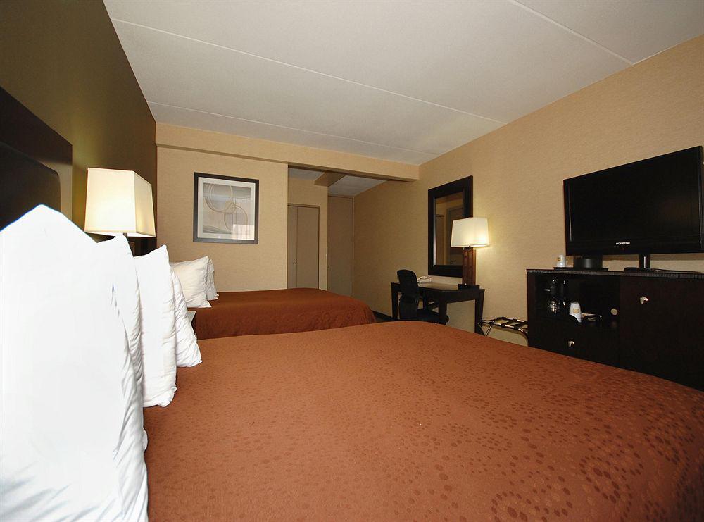 Quality Inn & Suites Charleston - Civic Center Ruang foto